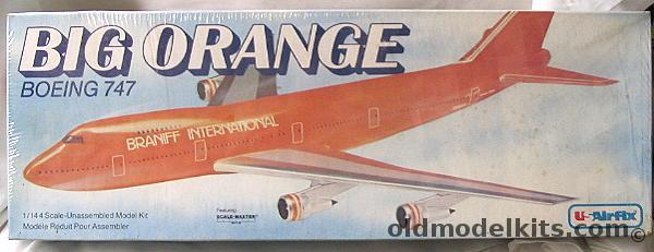 Airfix 1/144 Boeing 747 Big Orange Braniff Airlines, 6101 plastic model kit
